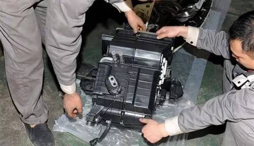 开空调内循环车里有异味,车里开空调有异味怎么解决