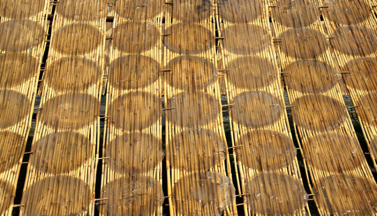 纯手工制作红薯粉皮美食,红薯粉皮机制作视频