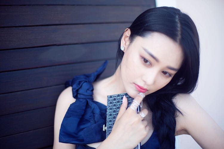 张馨予现在为什么选择当一名演员,揭秘张馨予为什么一直被黑