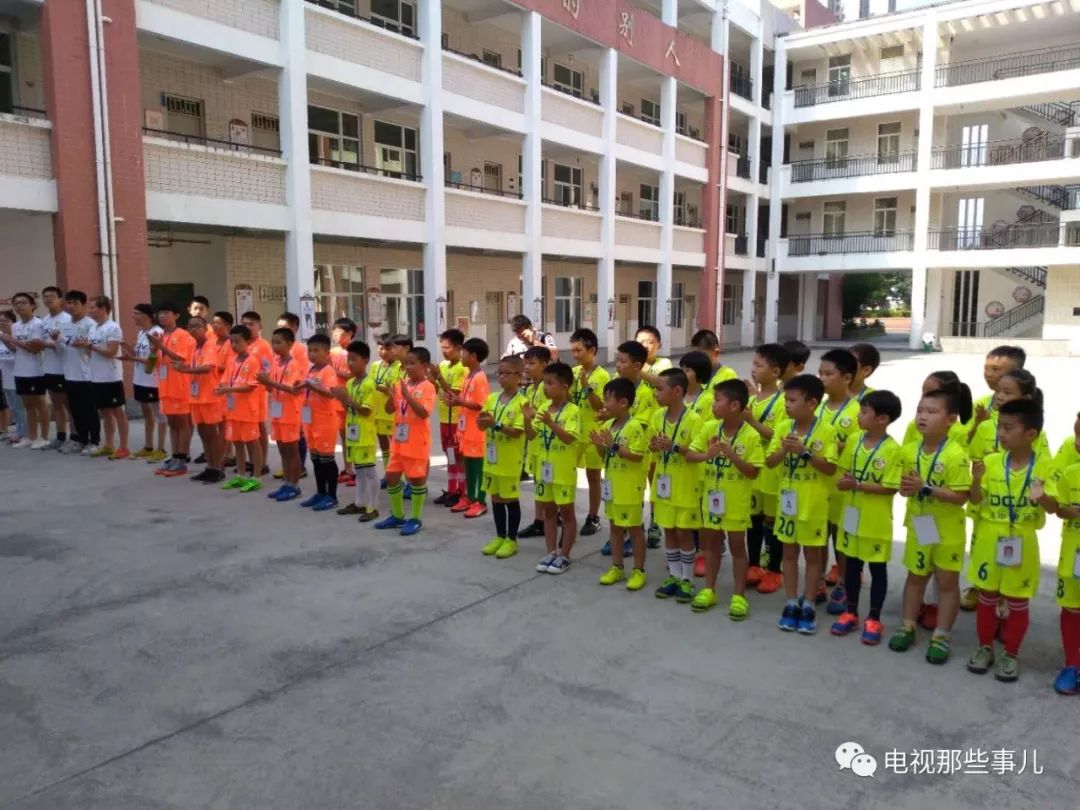 无足球不精彩,无球赛不青春