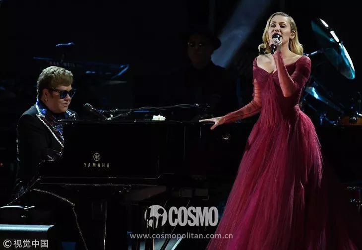 ladygaga和蕾哈娜谁更火,rihanna蕾哈娜和ladygaga