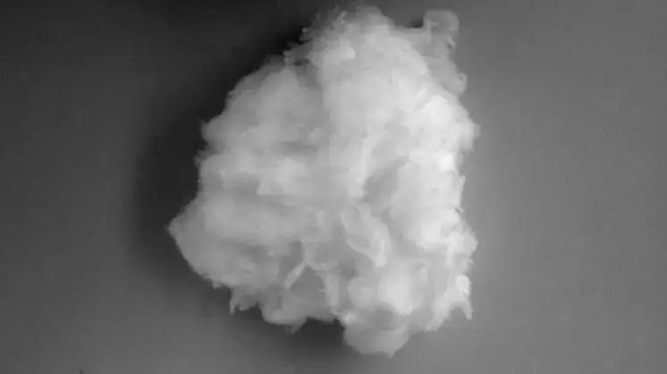 我们穿着Nike这套超保暖运动服,下雪天出门跑了三圈