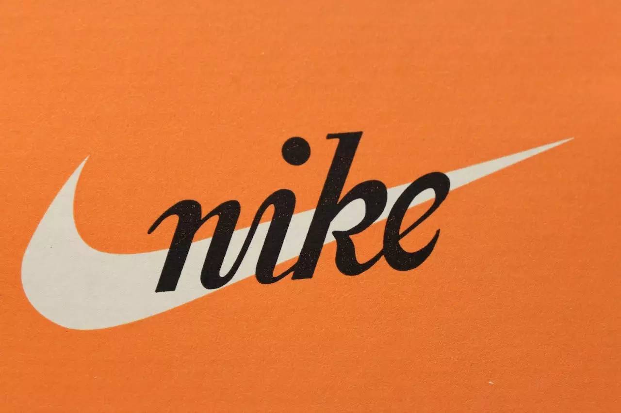 nike价值30万的鞋,nike一共赚了多少钱