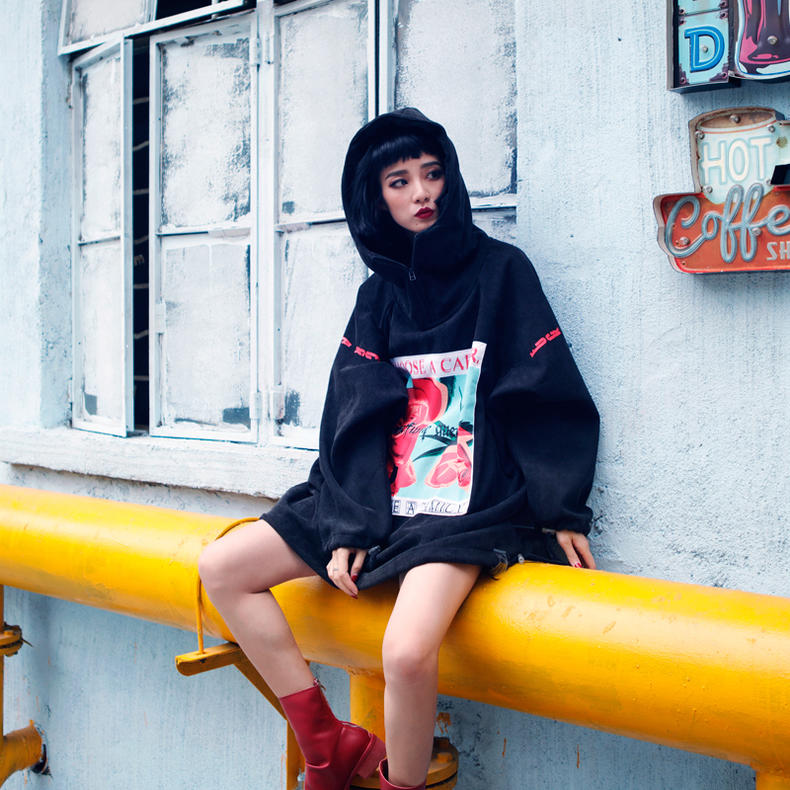 oversize卫衣加绒加厚,oversize卫衣搭配鲨鱼裤还是卫裤