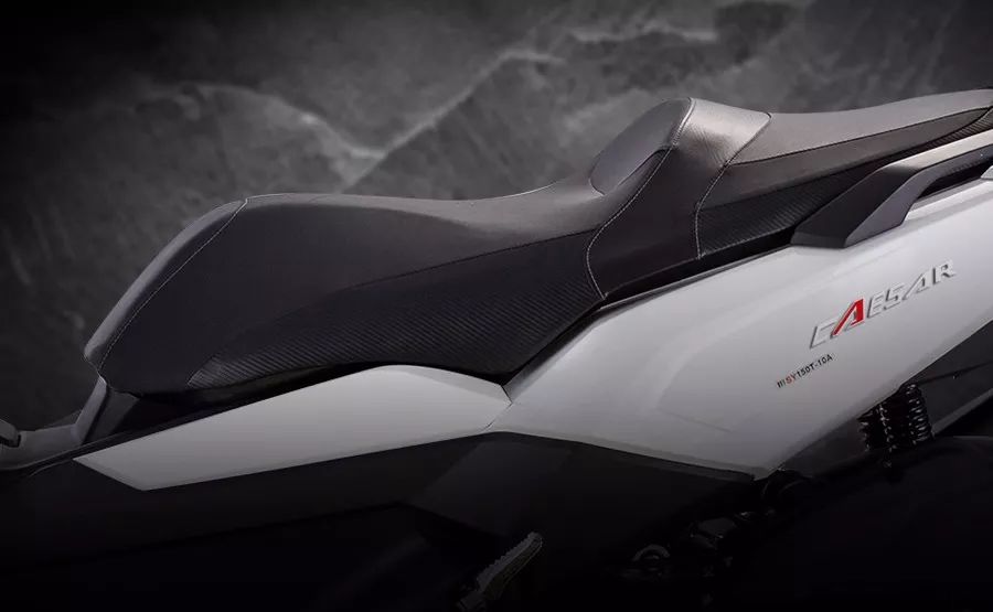 时尚踏板摩托车,踏板摩托车黑色时尚