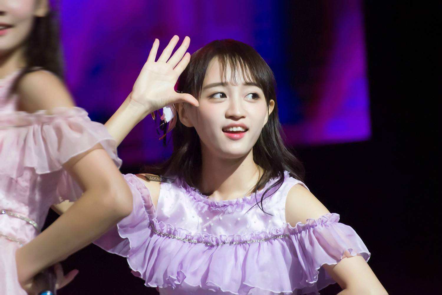 游戏废柴,用自己照片当屏保,可黄婷婷这个自恋girl只给*服私**6分