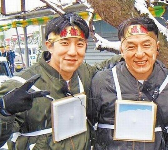 房祖名导演作品杀青,房祖名晒小时候旧照庆祝电影杀青