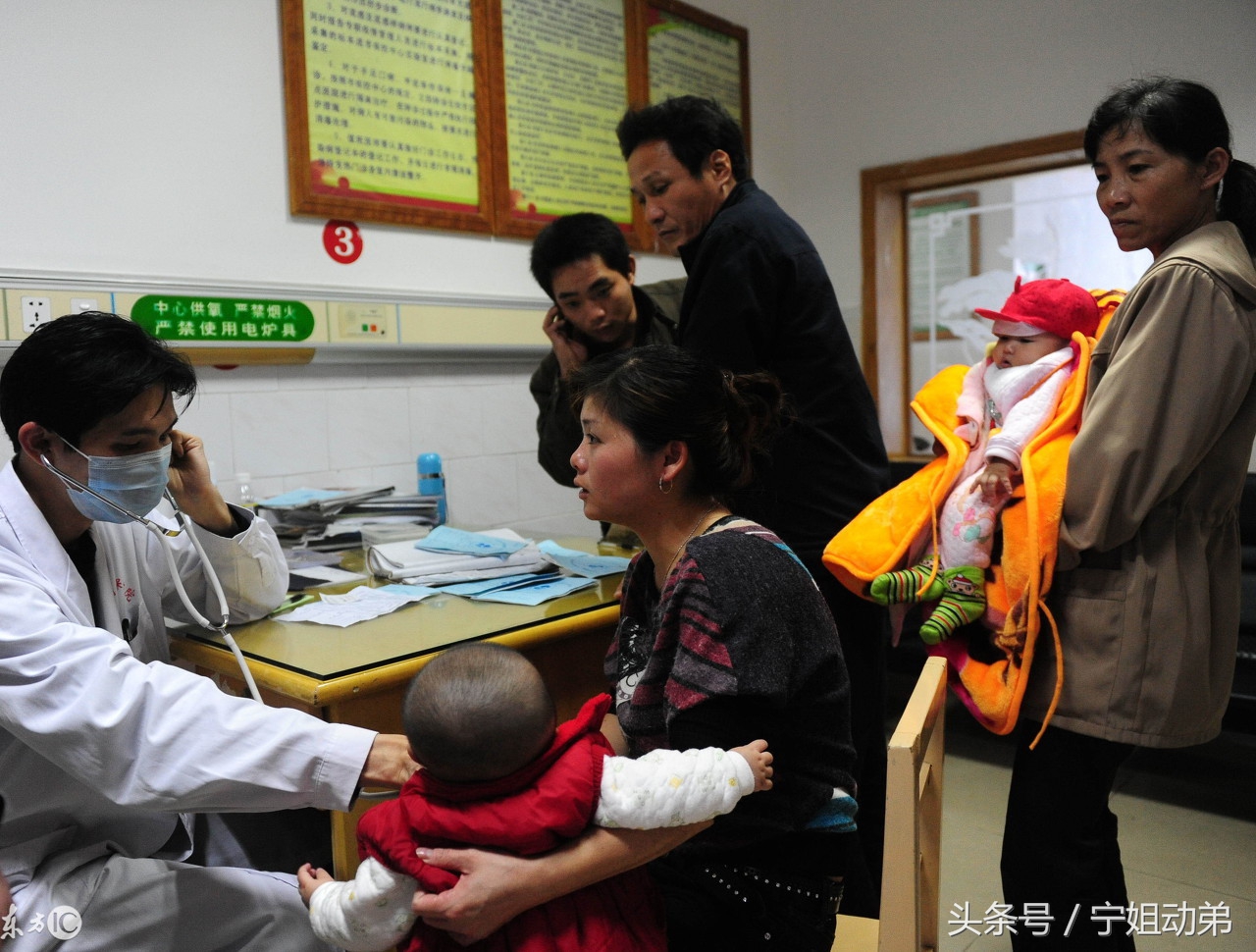 宝宝发烧38.2度睡觉老吓醒,宝宝高烧39度家人反应