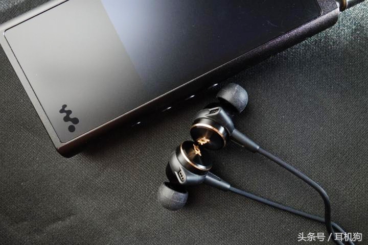 下潜重低音震撼音响,索尼xbaz5有什么用