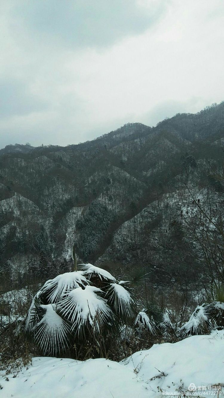 天池长白山雪岭,雨天天池山