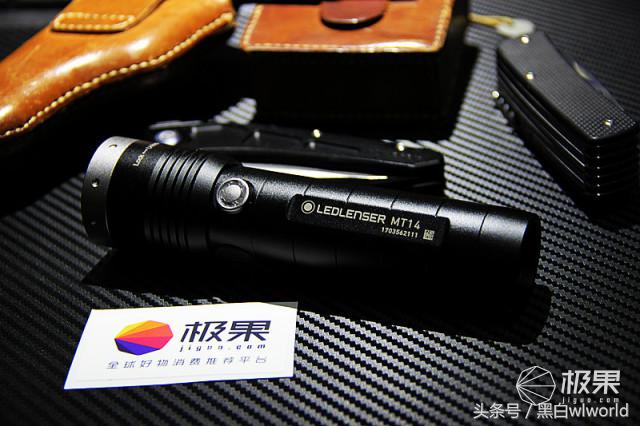 强光家用手电筒远射超亮,照明超远强光手电