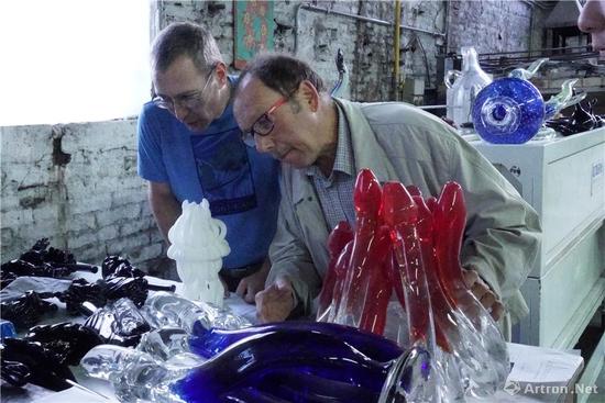 当代国际范“曾振伟的快乐人”