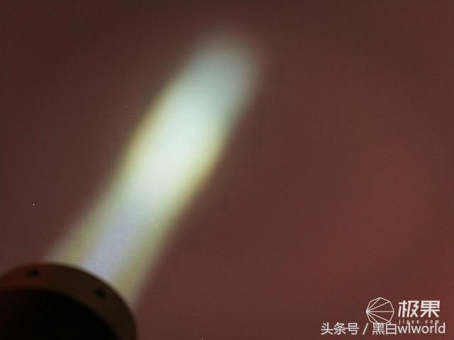 强光家用手电筒远射超亮,照明超远强光手电