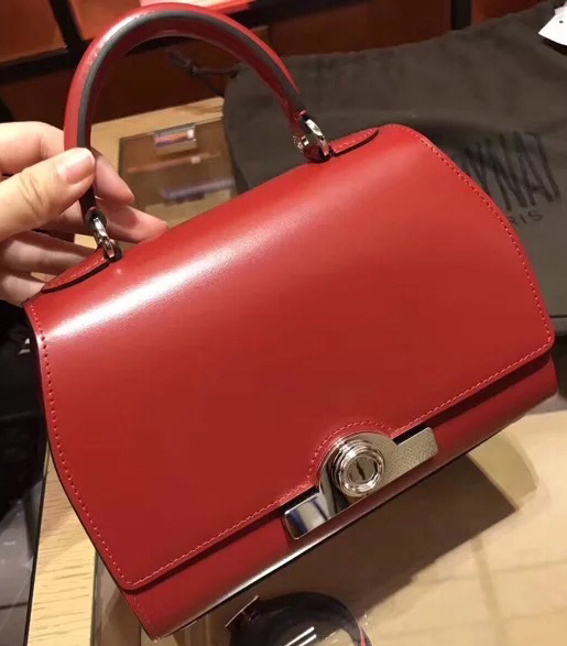 代购一件东西一般赚多少钱啊,代购一个月能挣10万吗