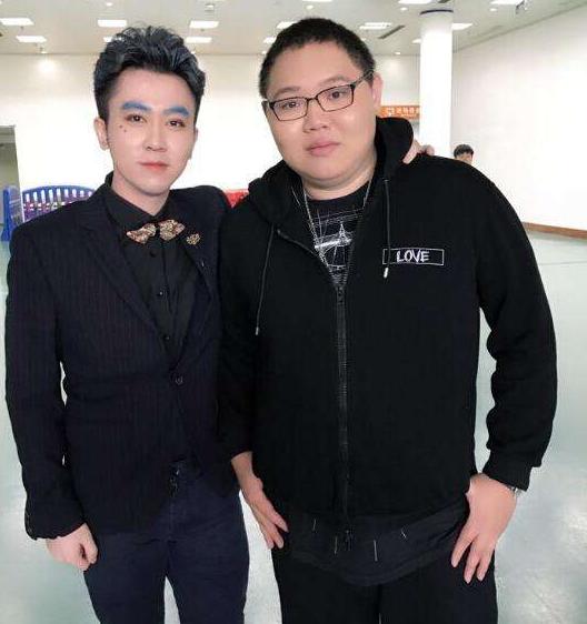 蛇哥这次承包了电竞圈2018一半的梗,死亡宣告和卢本伟也要承让了