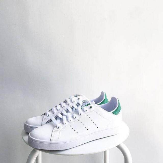 百搭球鞋1000元以内,颜值高又百搭的球鞋推荐