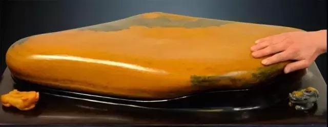 听我一句劝，把你浪费的钱买玉吧！不需十年，三年以后你回头来看