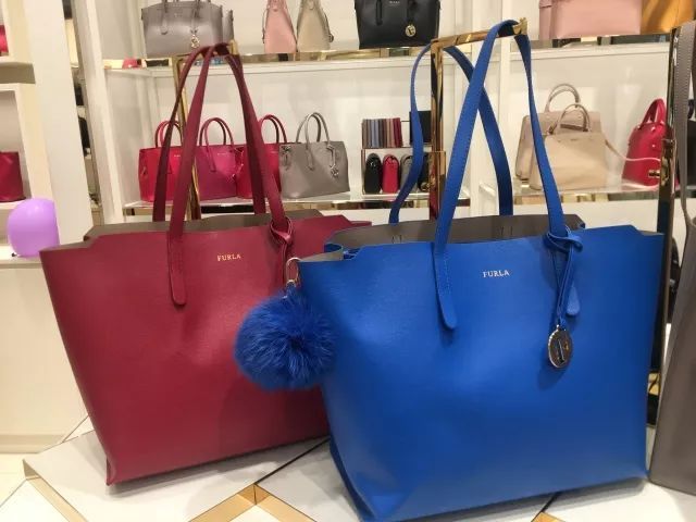 时代广场奥特莱斯打折店,katespade是什么档次