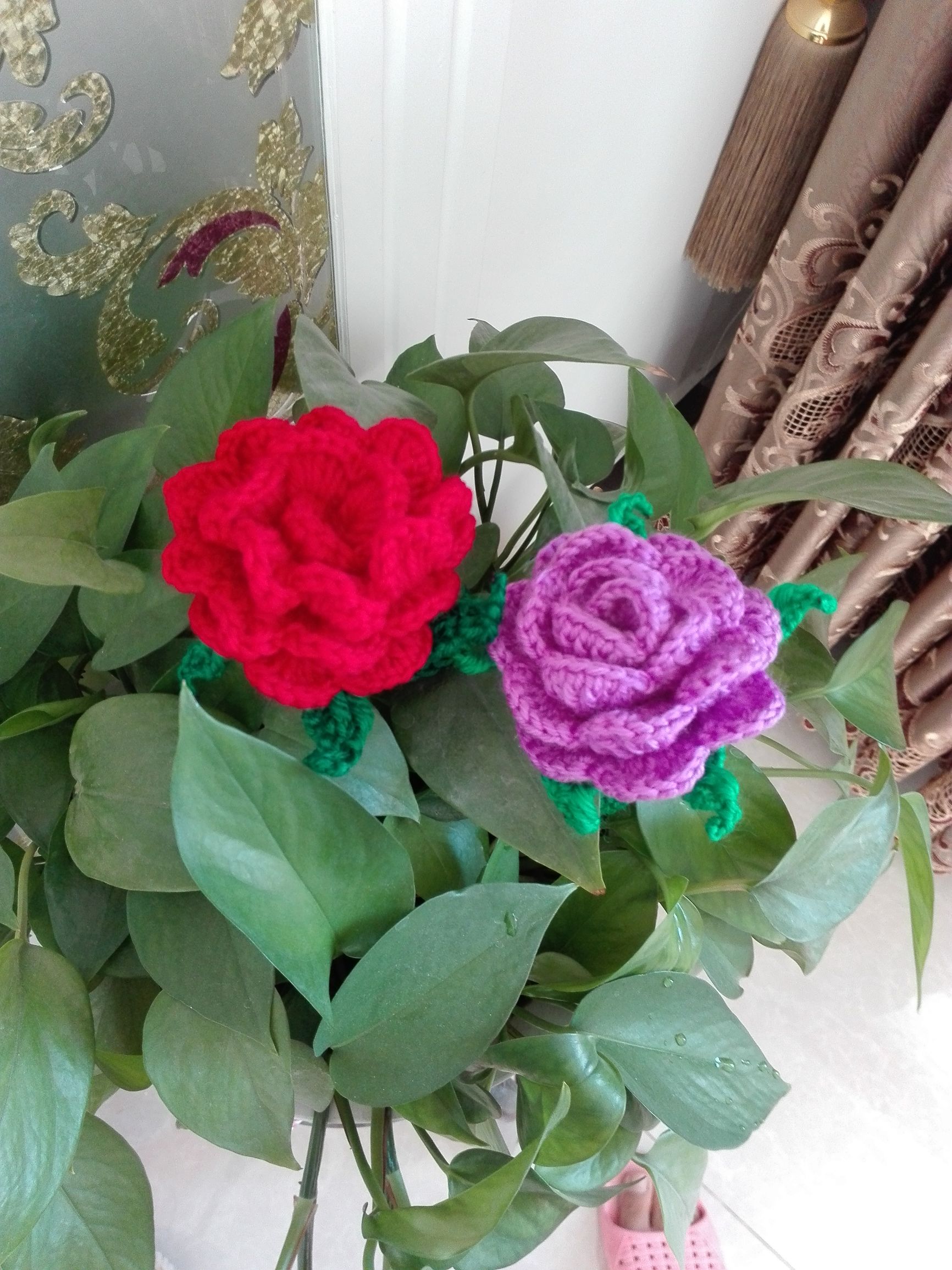 钩简易玫瑰花和叶子图解,从上往下钩玫瑰花网格连衣裙图解