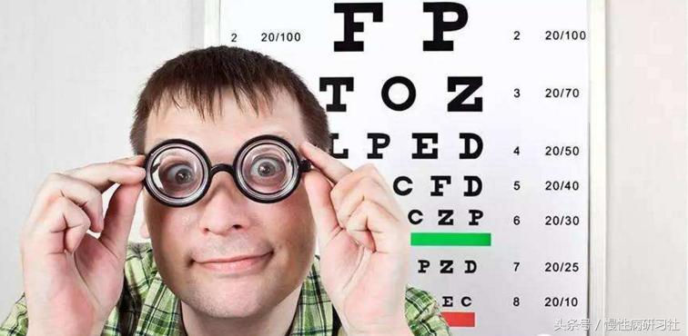 眼角有个针眼大的小孔怎么回事,眼角有一个小孔怎么治疗