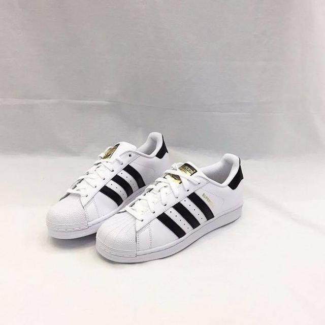 「10款百搭球鞋」，简约而不简单！亲民的价格，还不快收藏！