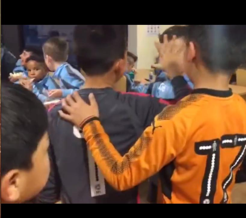 氛围中国足球该有的氛围中国足球小将取经英国狼队U9