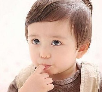 抽动症挤眼睛的最佳治疗方法,孩子挤眼医生说是抽动症