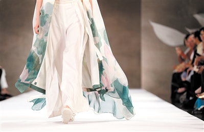 寻找广州服装DNA丨例外：独立精神秀出“中国身份”