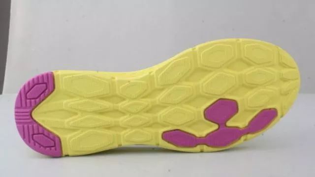 冰面鞋子防滑好方法,路况差用什么旱冰鞋