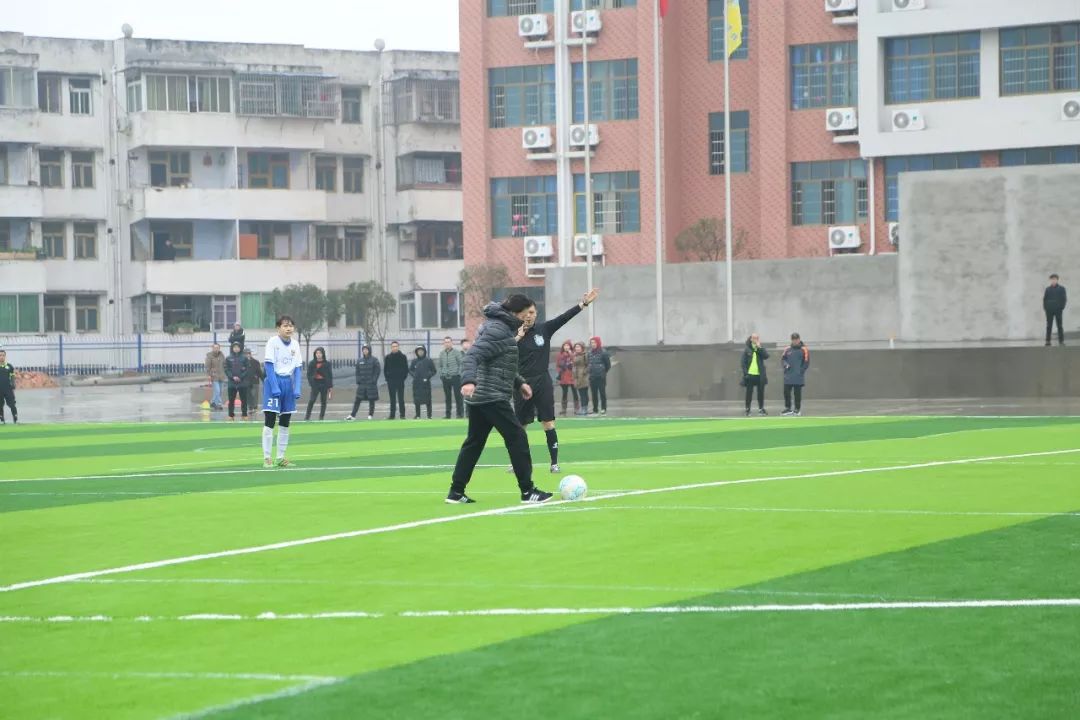 自古英雄出少年团,自古英雄出少年雏鹰展翅任翱翔