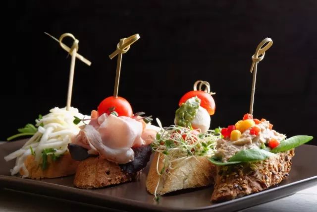 瑗跨彮鐗欏拰姣曞皵宸撮剛,姣曞皵宸撮剛鍦ㄨタ鐝墮