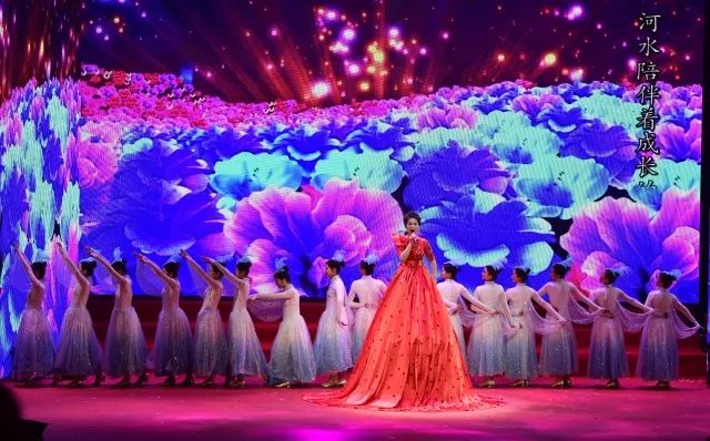 慰问演出感动,慰问演出现场震撼