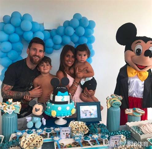 梅西给三儿子取名“C罗”!晒妻子胎动孩子好动盼他继承巴萨国王