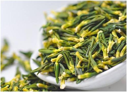 冬季上火嗓子干喝什么好,口苦口干喉咙痛哪里上火了食疗