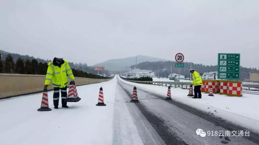 比起堵车、事故，朋友圈里的这些更值得关注……