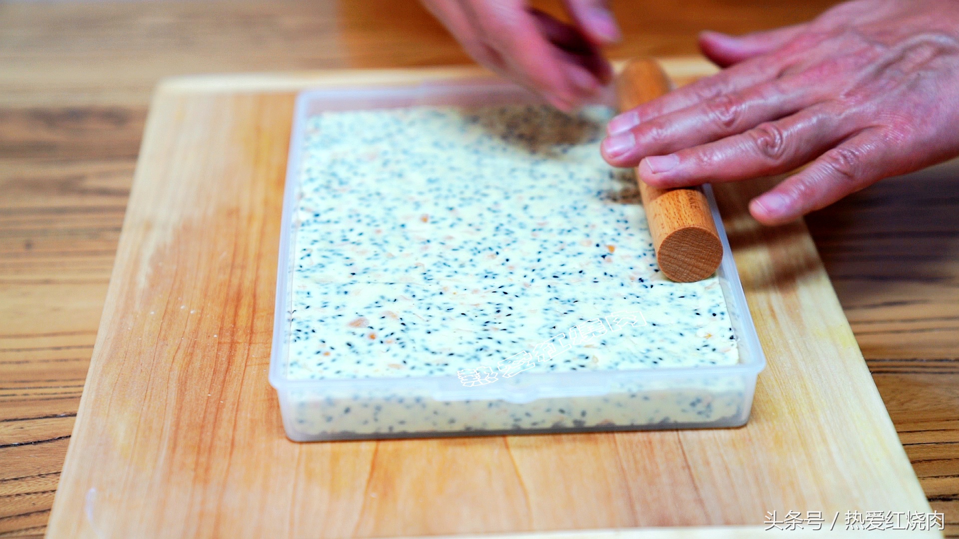 为啥做牛轧糖拉丝不出来,为什么做的牛轧糖软还粘