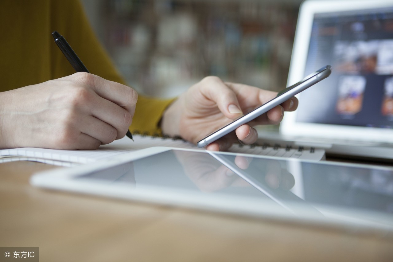 有一种深爱叫不再联系却思念,有一种深爱叫不再联系拼命去忘记