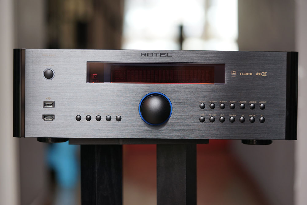 先看电影再吃鸡！英国路遥RotelRSP-1576家庭影院功放试用