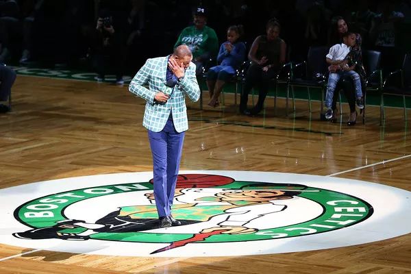 凯尔特人0号球衣不是退役了吗,凯尔特人黑球衣