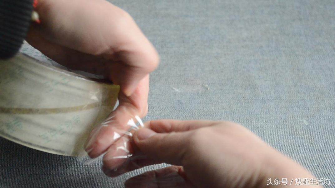 手撕胶带的正确方法和技巧,学会这个小窍门徒手撕胶带更简单