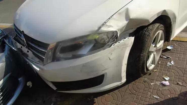 珠海男子租车撞自己客户小车!保险不赔还被扣12分!