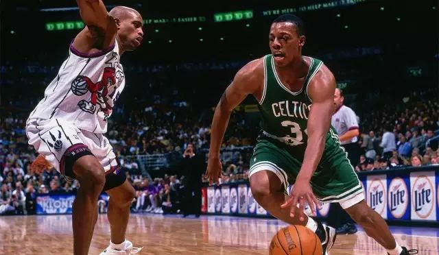 北岸花园的5号球衣,北岸花园球馆旗帜