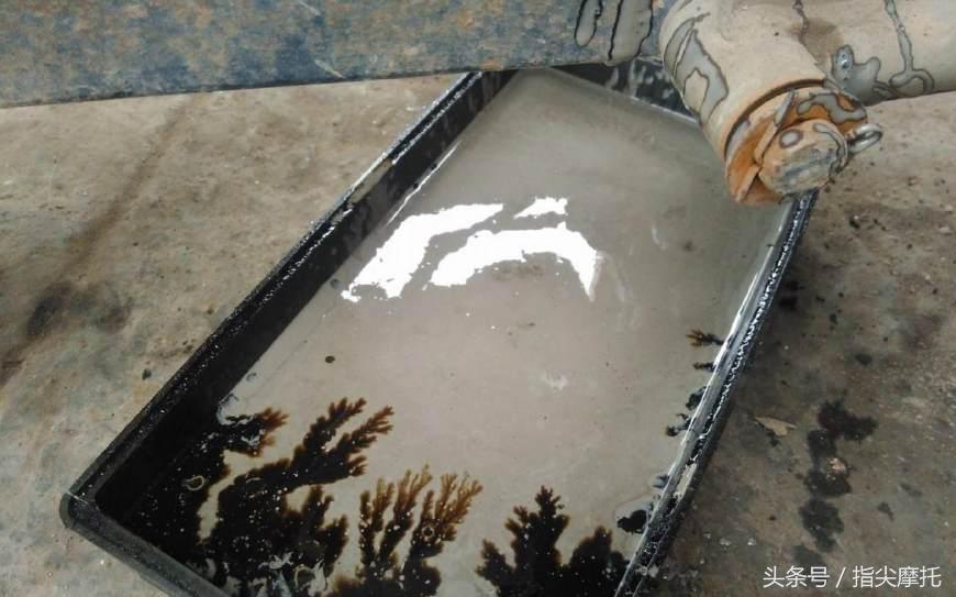 摩托车冷却液漏进气缸,摩托车防冻液加满有什么影响