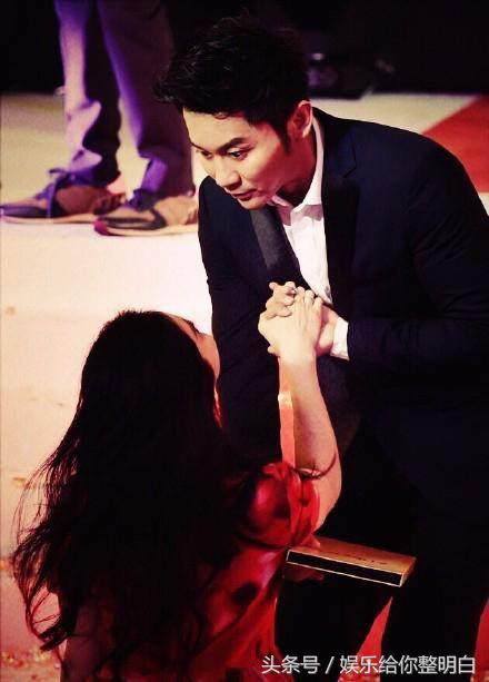 盘点明星摔倒的瞬间,胡歌蔡依林摔倒完整版