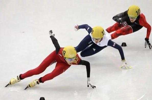 搬起石头砸了自己的脚,搬起石头砸自己的脚的事情