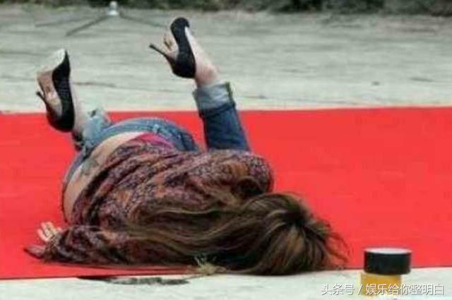 盘点明星摔倒的瞬间,胡歌蔡依林摔倒完整版