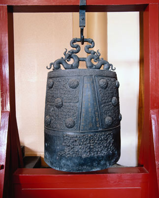 两件战国的青铜器,有中国二字的青铜器