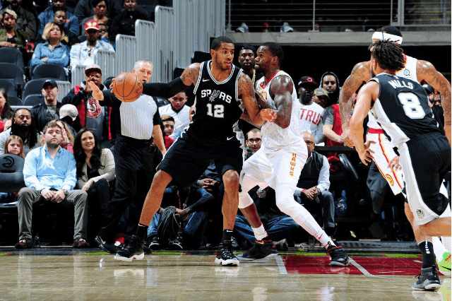 马刺的迷彩球衣丑?球迷:呵呵,在刺迷眼里就是经典