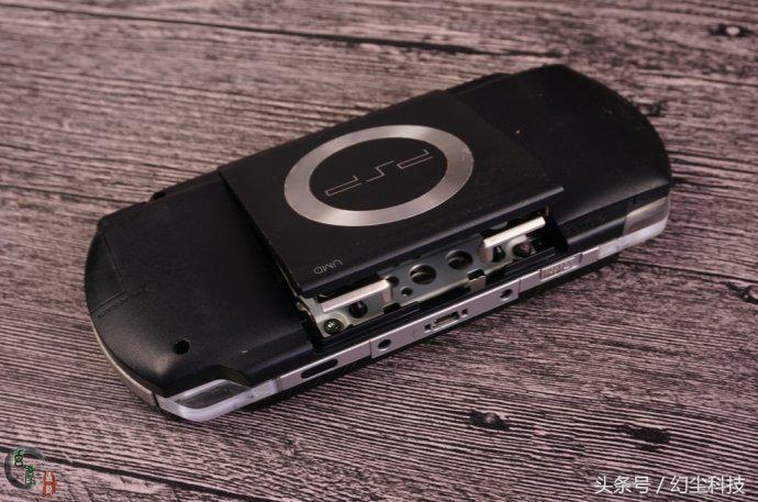 已经淘汰的游戏手机,psp游戏机还值得入手吗