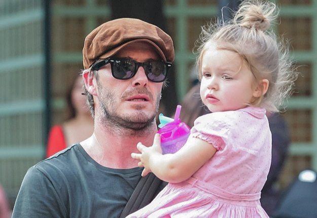 小七吐舌头视频完整版,小七吐舌头太可爱